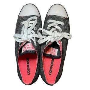 Gray denim converse sneakers in size 8